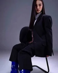 Abigail 23 years London 3