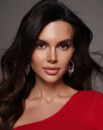 Eliza 25 years Paris