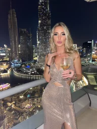 Inga 26 years Dubai 4